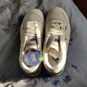 New Balance 550 Cream Sneakers